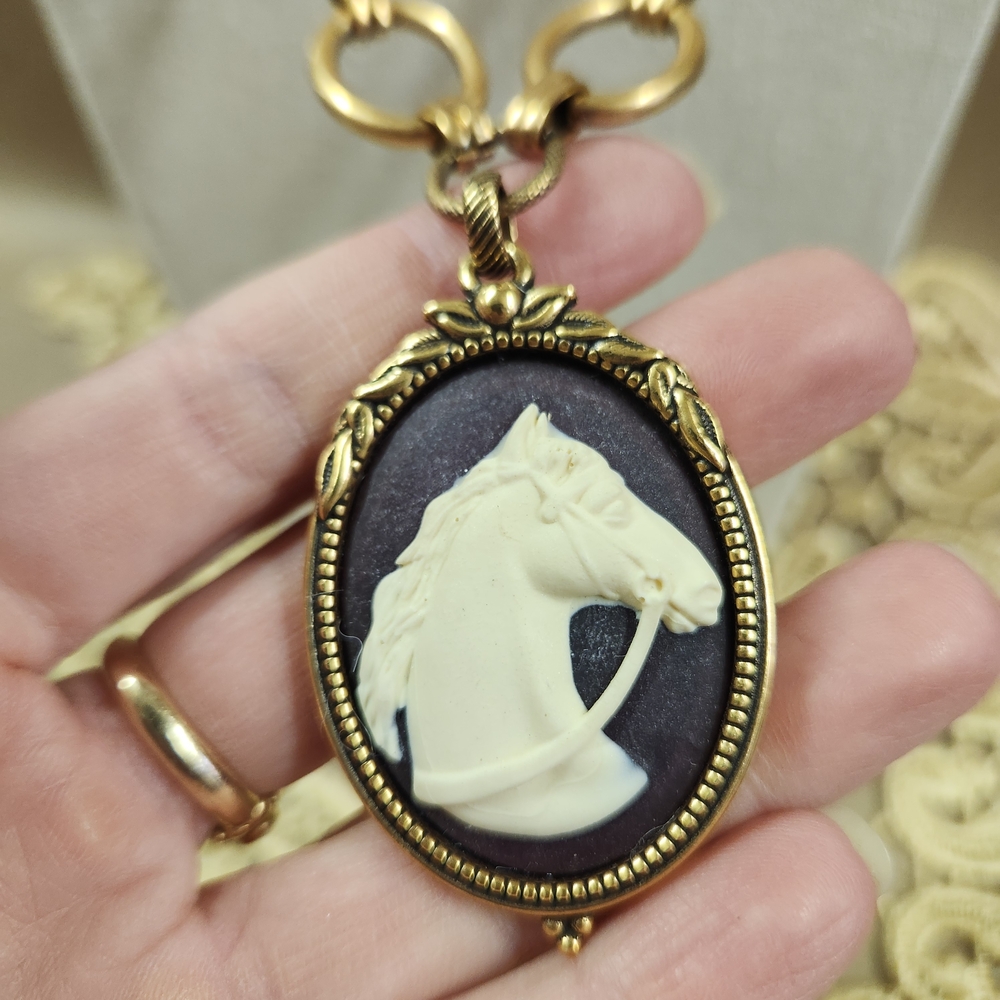 Patricia Nash Gold Tone Horse Cameo Necklace Chain Link Equestrian NWT New - Picture 7 of 14